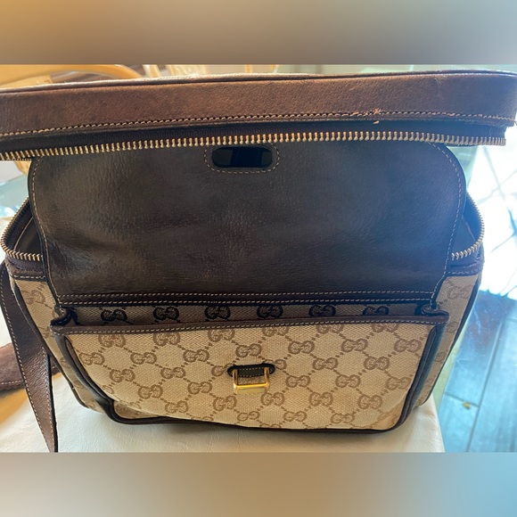 (RARE*RARE*RARE) VINTAGE GUCCI (ACTUAL CAMERA EQUIPMENT BAG) EXCELLENT VINTAGE) - Picture 3 of 16